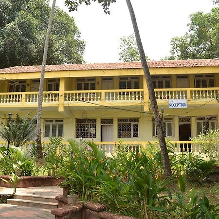 Mayem Lakeview Hotel Goa Ngoại thất bức ảnh