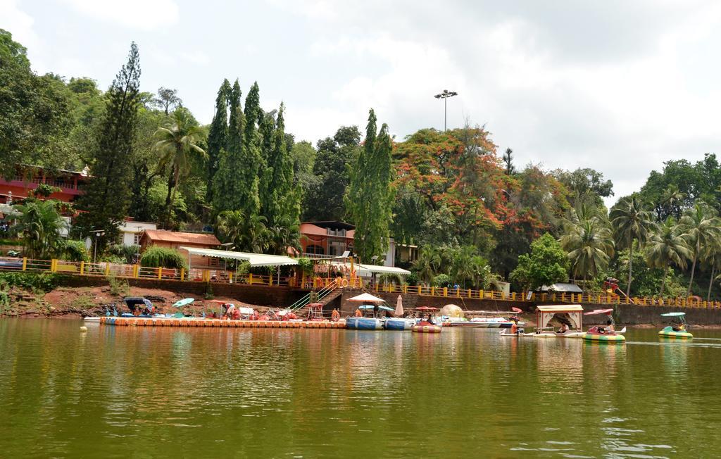 Mayem Lakeview Hotel Goa Ngoại thất bức ảnh