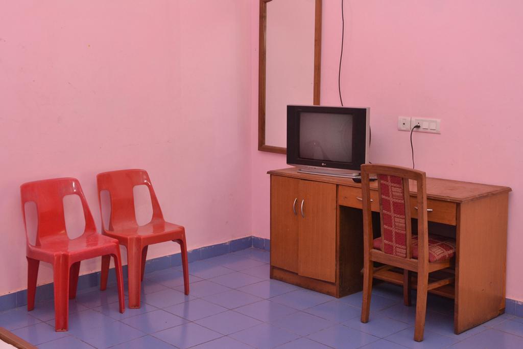 Mayem Lakeview Hotel Goa Phòng bức ảnh