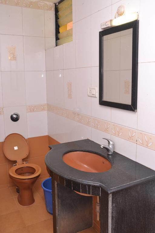 Mayem Lakeview Hotel Goa Phòng bức ảnh