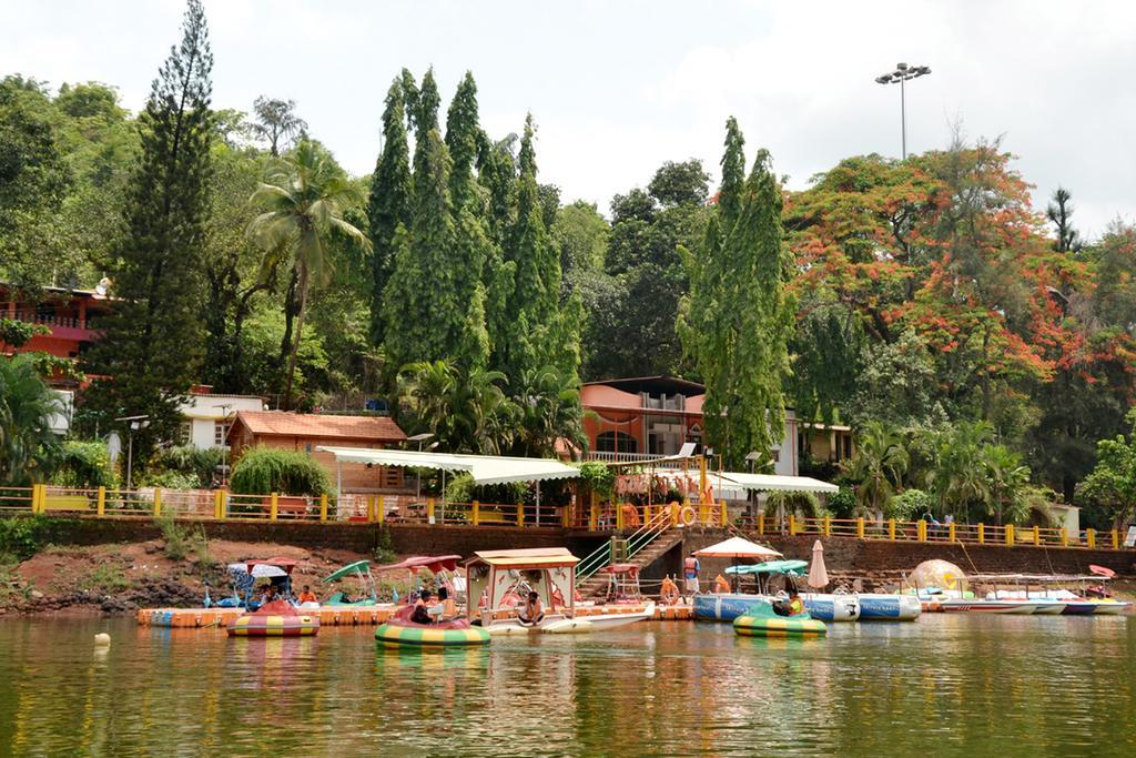 Mayem Lakeview Hotel Goa Ngoại thất bức ảnh