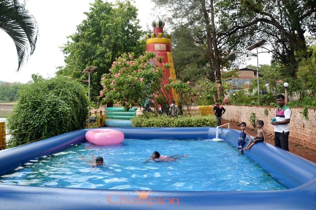 Mayem Lakeview Hotel Goa Ngoại thất bức ảnh