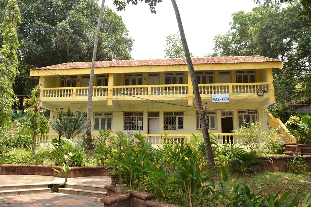 Mayem Lakeview Hotel Goa Ngoại thất bức ảnh